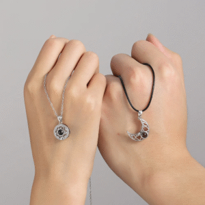Magnetic Paired Necklaces for Couples 100 Language "I Love You" Projection - Image 9