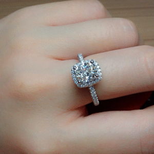 Cushion Cut Halo Engagement Ring – Sparkle & Elegance - Image 2